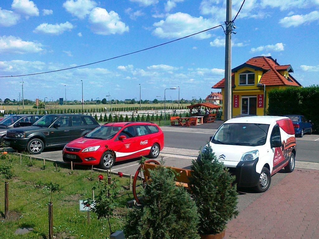 Hotel Rózsa Csárda Bungalow&Caravan Park Hegyeshalom Bagian luar foto